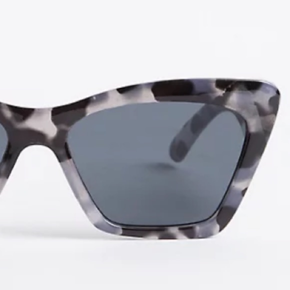 Anthropologie Tortoise Shell Cat Eye Sunglasses - Picture 4 of 10